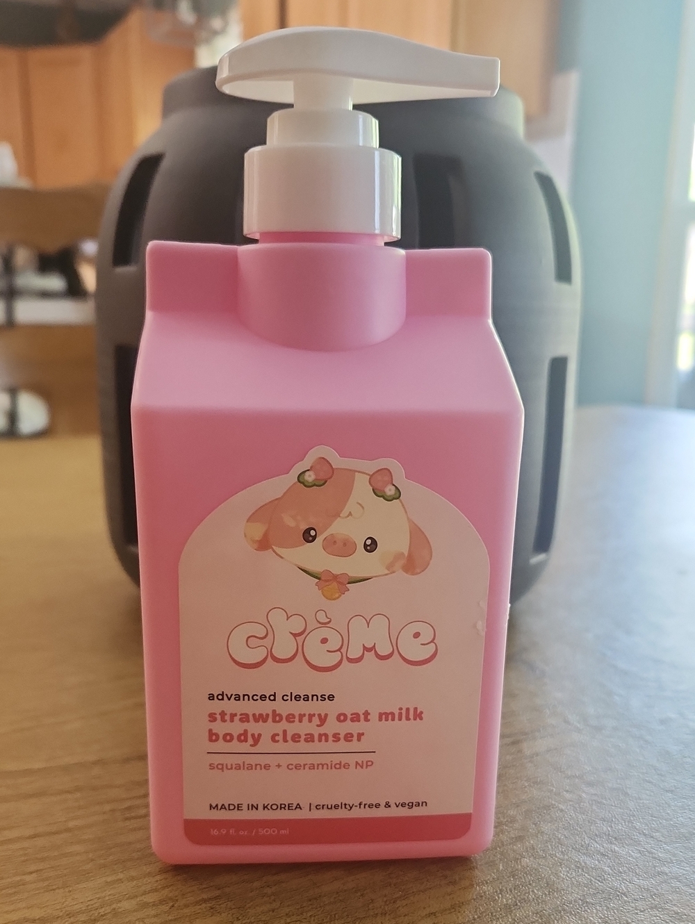 Crème Strawberry Oat Milk Body Cleanser